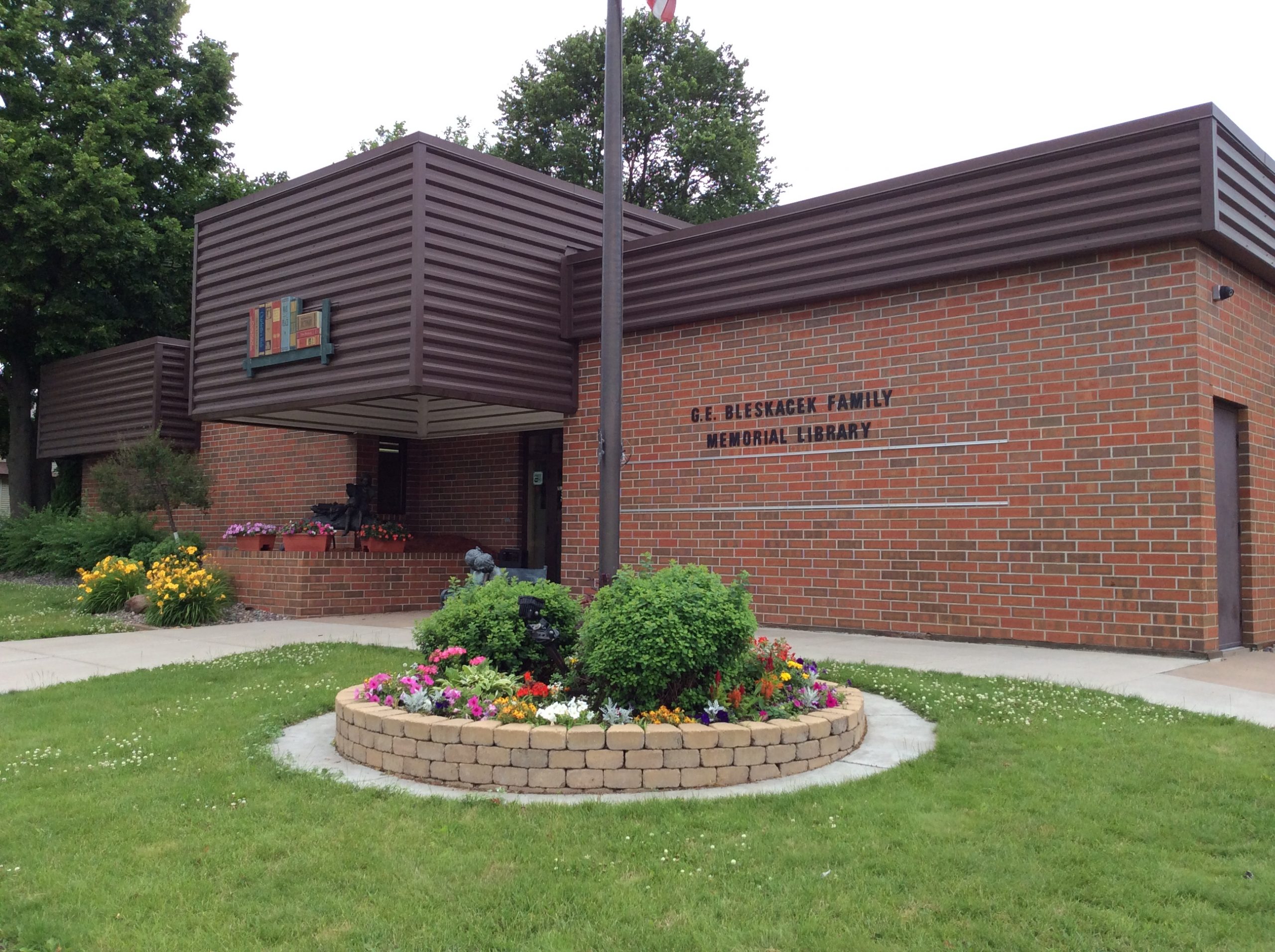 Image of library building